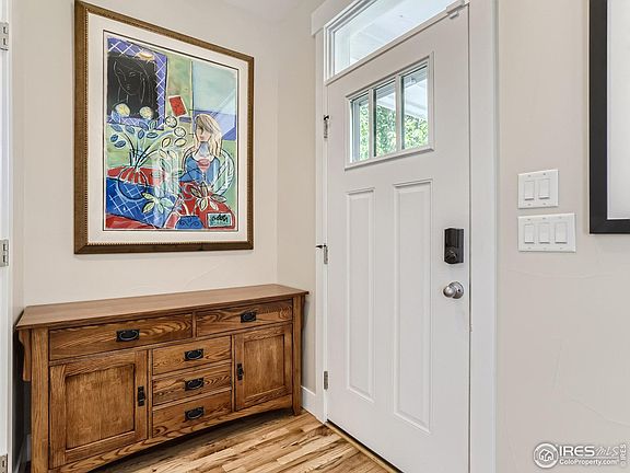 4th image of 550 Hoyt Ln