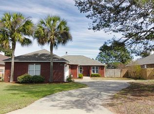 2708 Creeks Edge Ln, Navarre, FL 32566