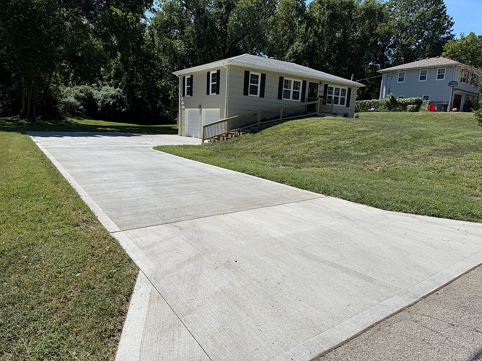 1st image of 5133 Douglas Ave