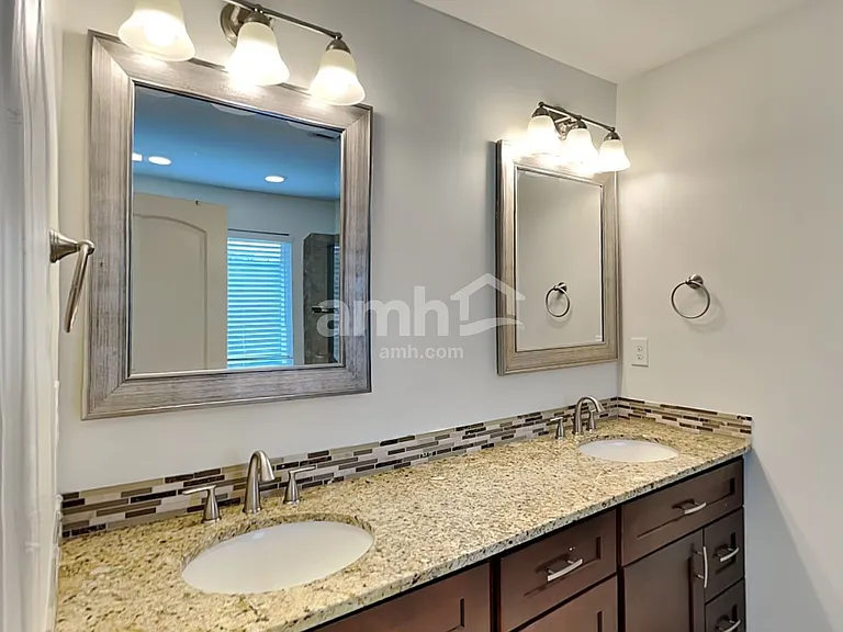 5823 Parkstone Dr — Photo 14