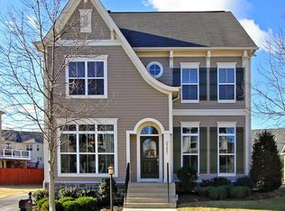23421 Gardenwalk Dr, Ashburn, VA 20148