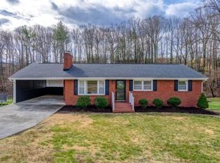 4534 Cresthill Dr, Roanoke, VA 24018