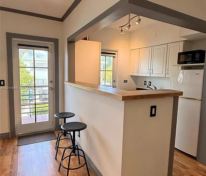 8600 Byron Ave #8 — Photo 29