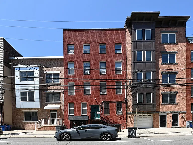 324 Monroe St #6 — Photo 15