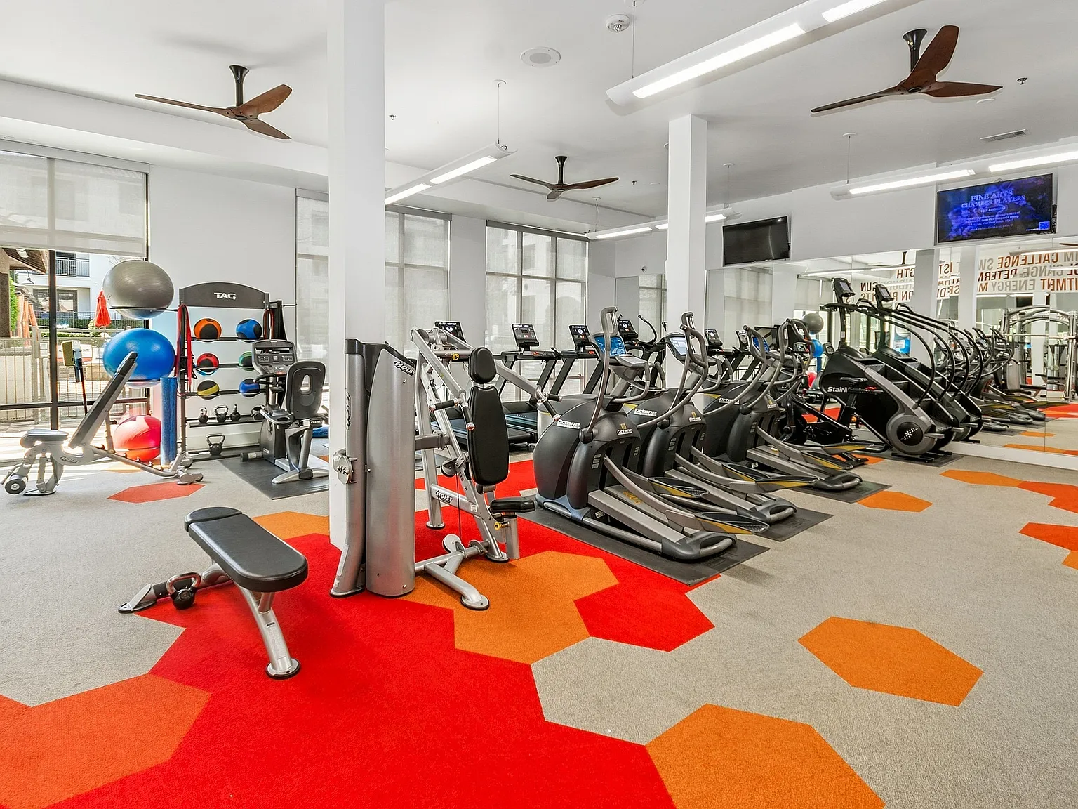 AMLI on Riverside — Photo 4