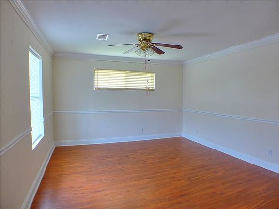 2nd image of 4001 Pressburg St