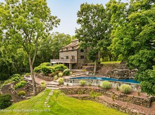 567 Four Mile Point Rd, Athens, NY 12015