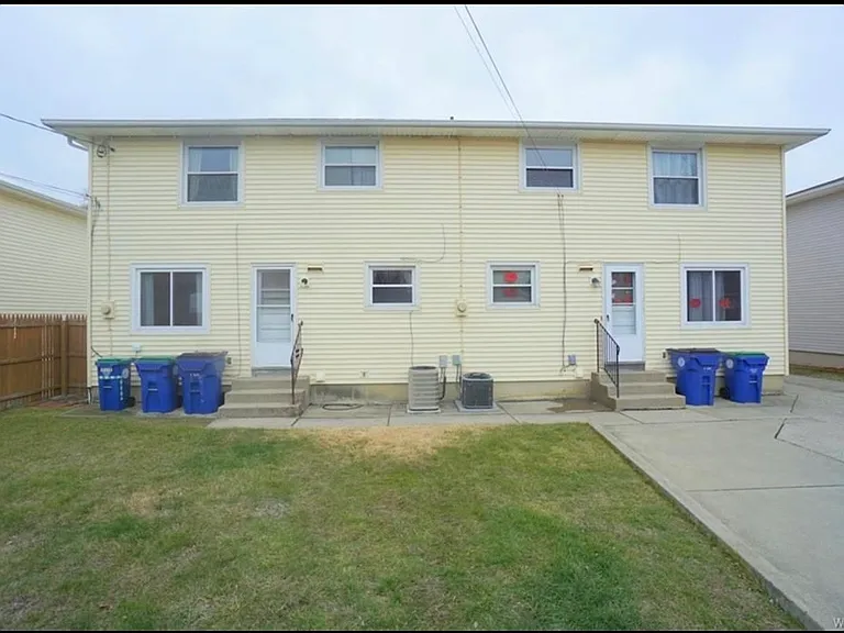 Sunshine Dr — Photo 18