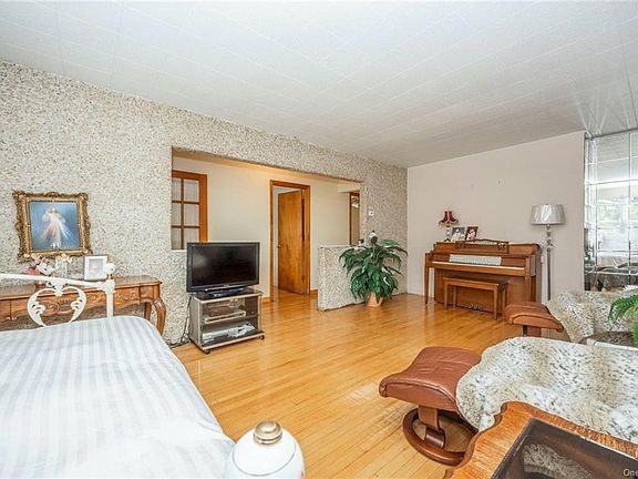 5th image of 1101 Arnow Ave