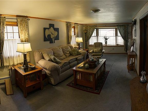 3rd image of 205 Slawson Dr