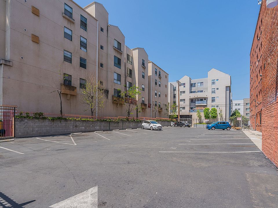 Carondelet Apartment Parking Lot