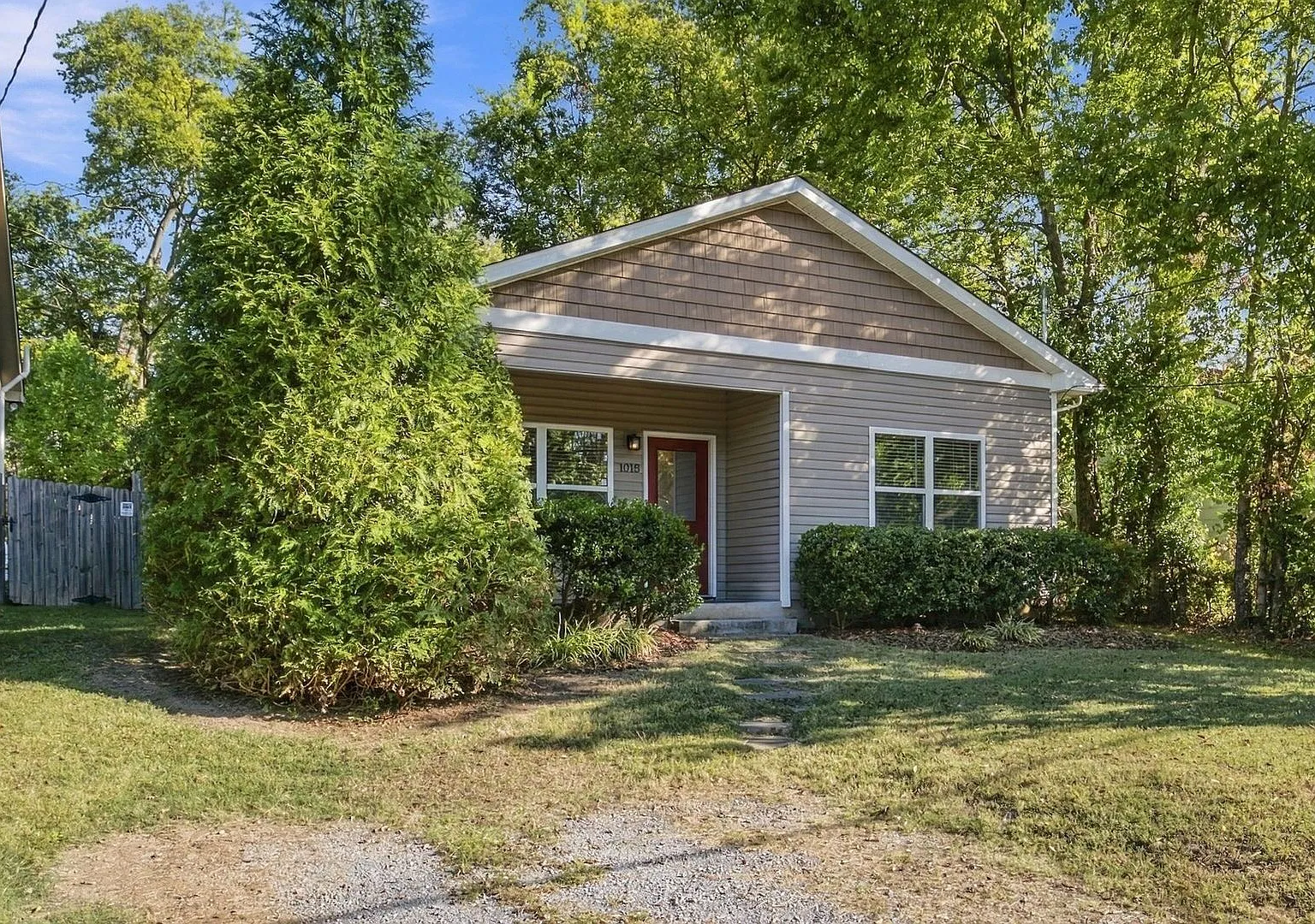 Charming East Nashville Cottage with Modern Finishes & Fenced Yard — Photo 3