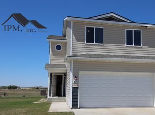 820 Knife River Dr, Stanley, ND 58784