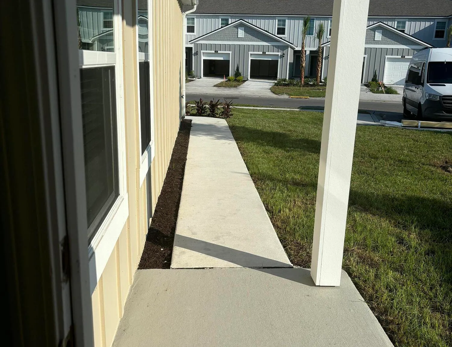 3 bed, 2.5 bath, 1502 sqft, $2,200 — Photo 4