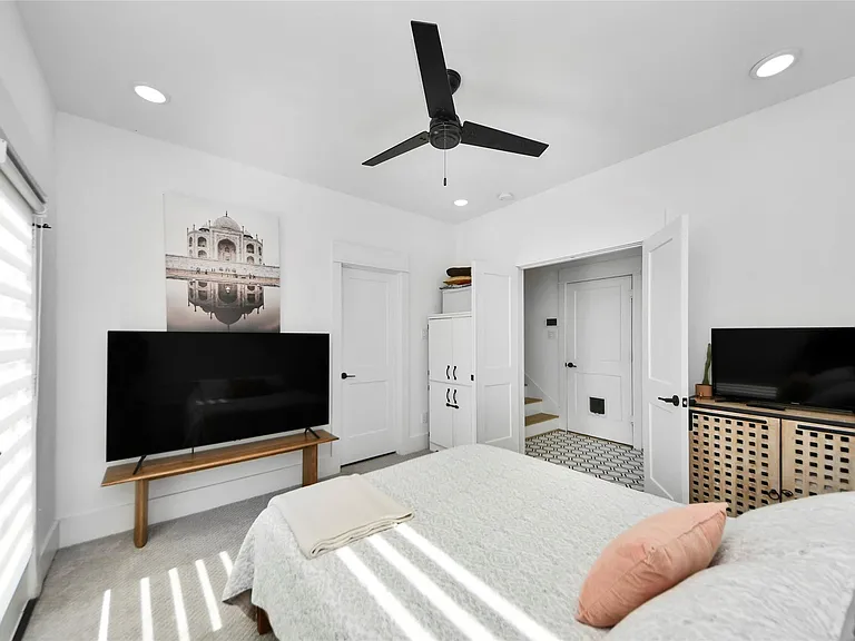 1837 Flowing Springs Trl — Photo 7