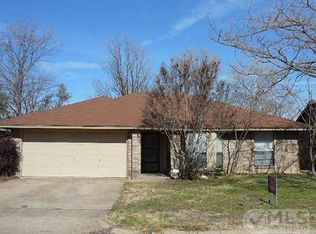 2700 S Meadow Dr, Fort Worth, TX 76133