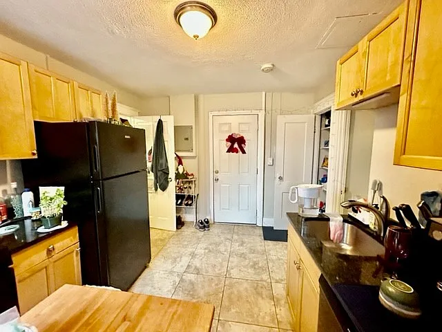 220 Hanover St #21 — Photo 6