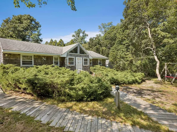 6 Surf Dr, East Hampton, NY 11930