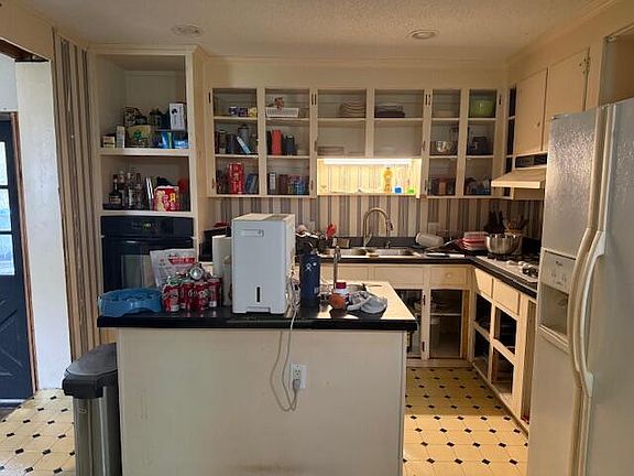 4th image of 308 Cloverdale Blvd