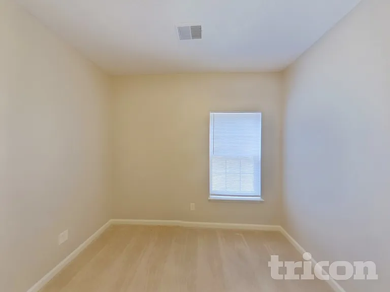 207 Lockleven Dr — Photo 13