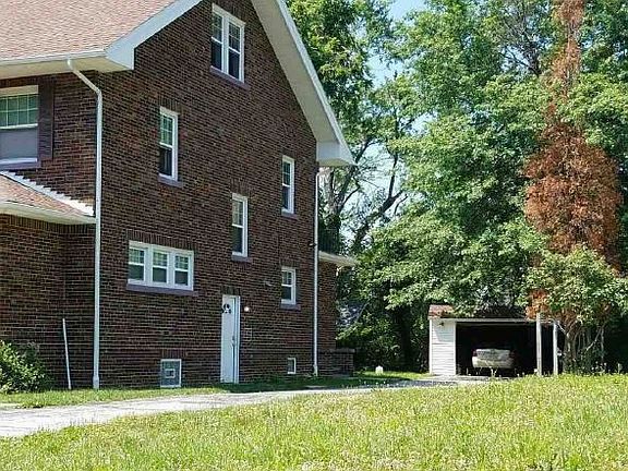 4th image of 3273 Altamont Ave
