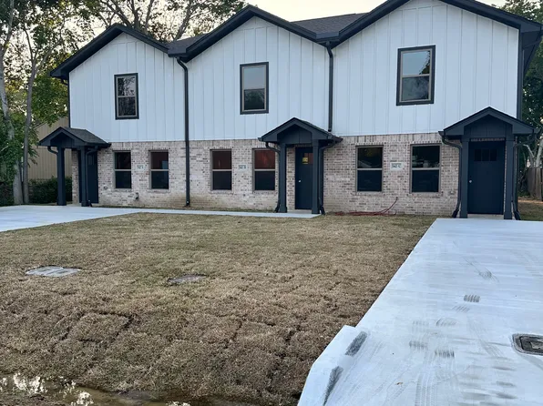 142 7th Ave #C, Nederland, TX 77627