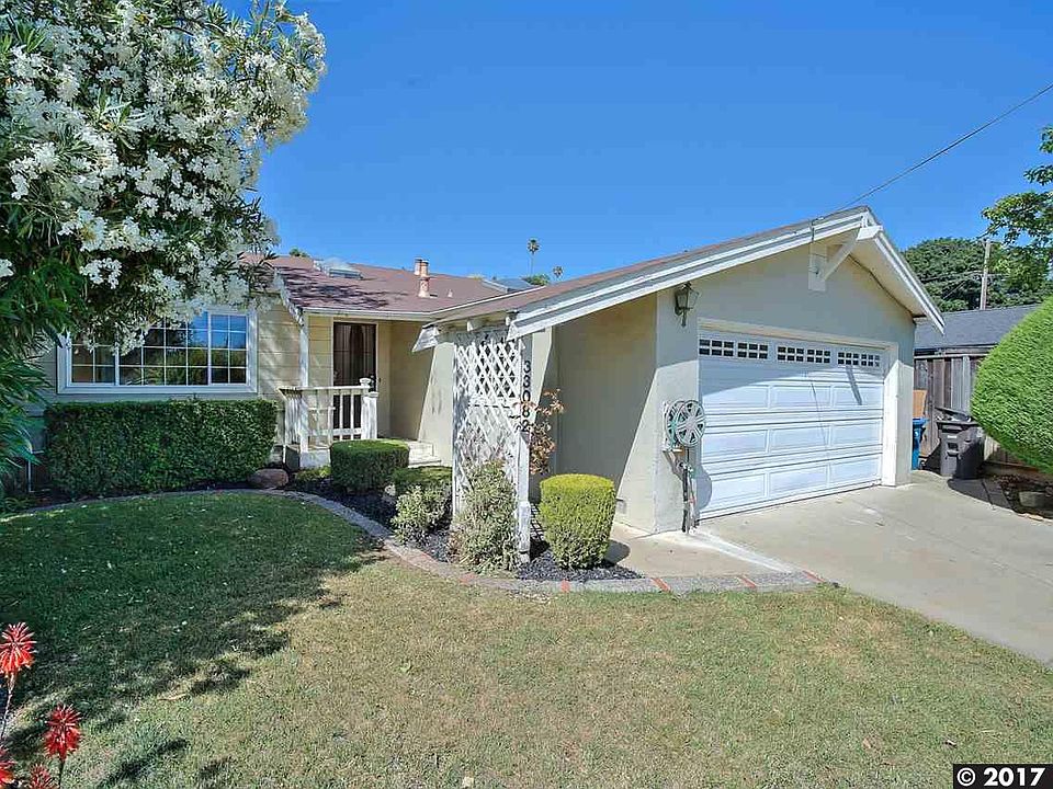 2nd image of 33082 Basswood Ct