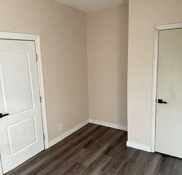 1144 Blake Ave #1R — Photo 8