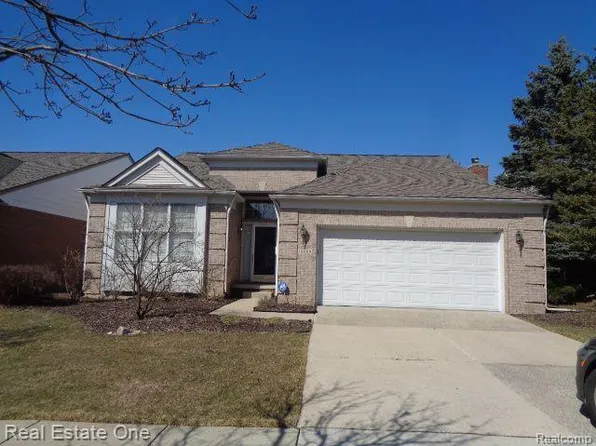 10889 Pinehurst Rd, Plymouth, MI 48170