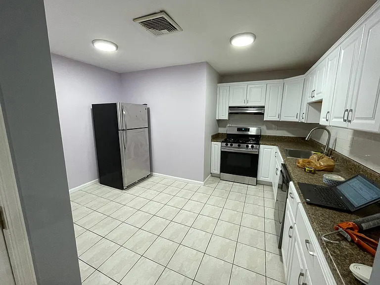 304 Georges Rd #A1 — Photo 12