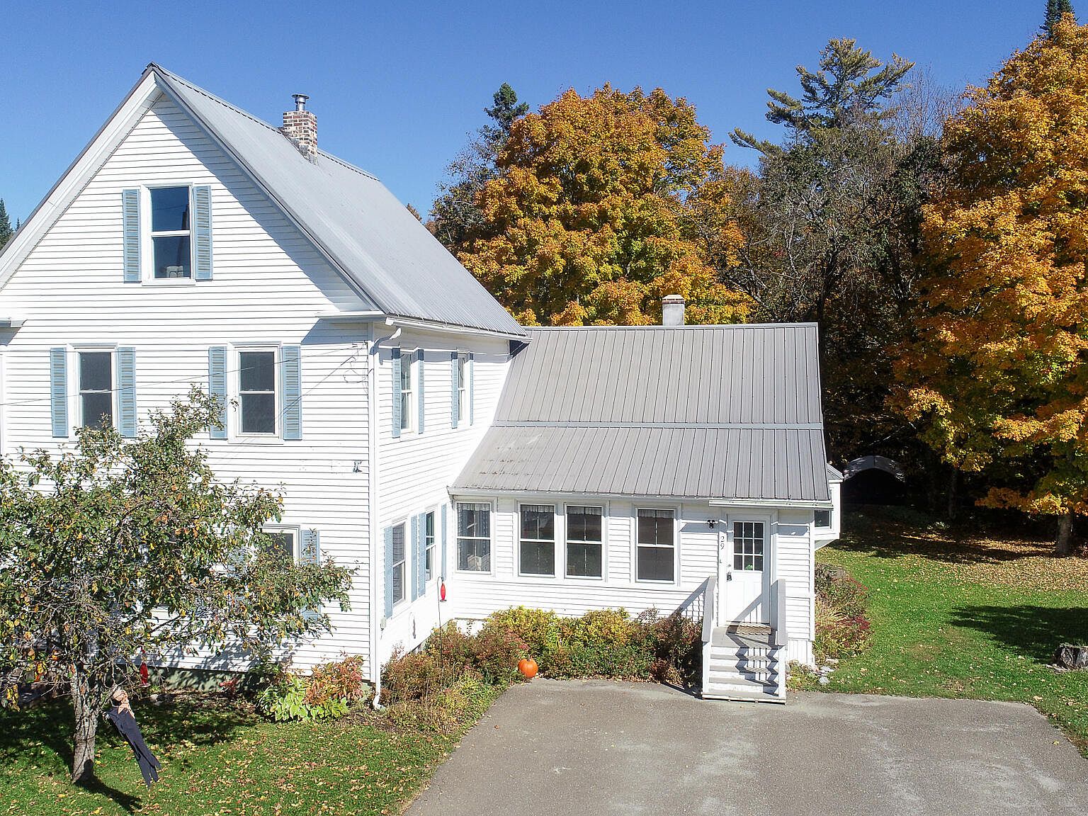 29 North Street, Sherman, ME 04776 Zillow