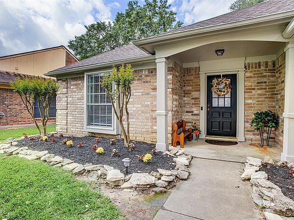 3rd image of 5515 Clintridge Dr