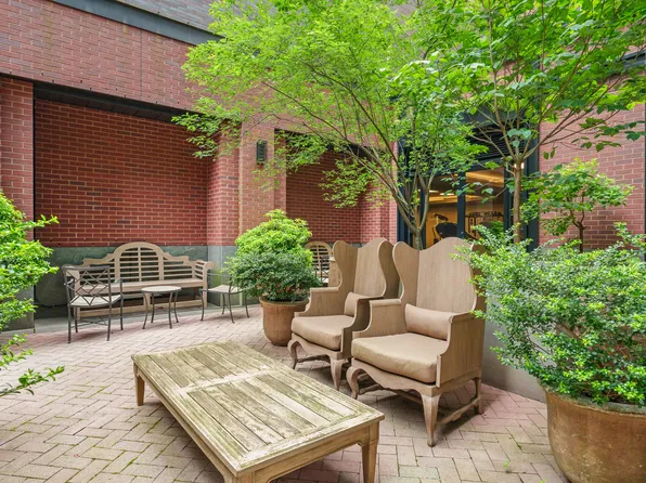 261 West 25th Street 8A image 14 of 15