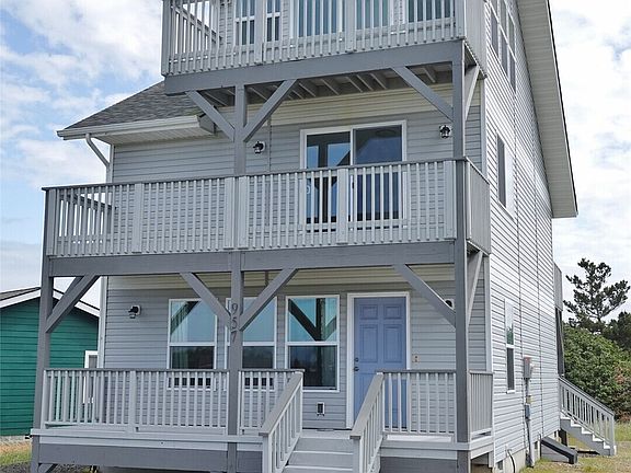 2nd image of 957 Sea Urchin Court SW
