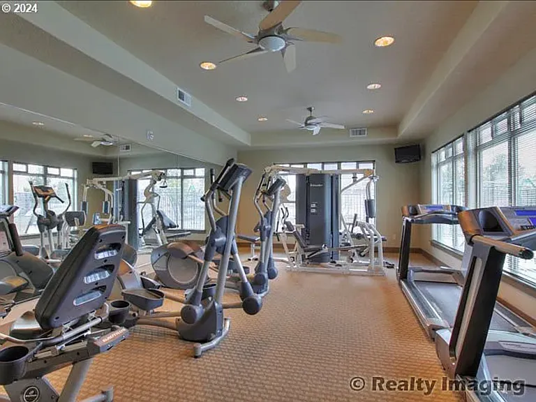 7940 NE Miriam Way — Photo 15