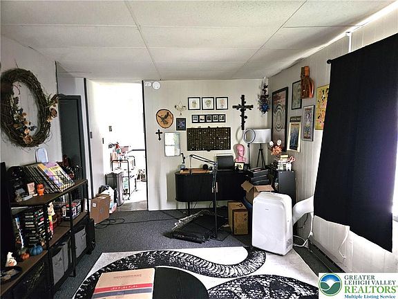 4th image of 171 S Pine St #A