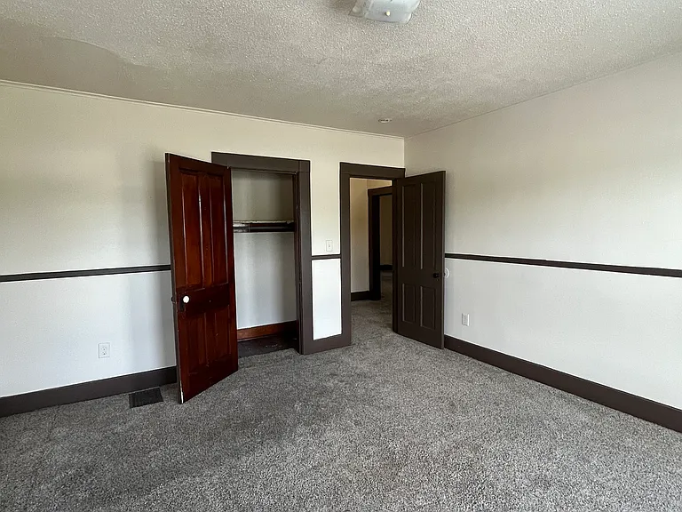 109 1/2 Riverside Dr #109-1.2 — Photo 9