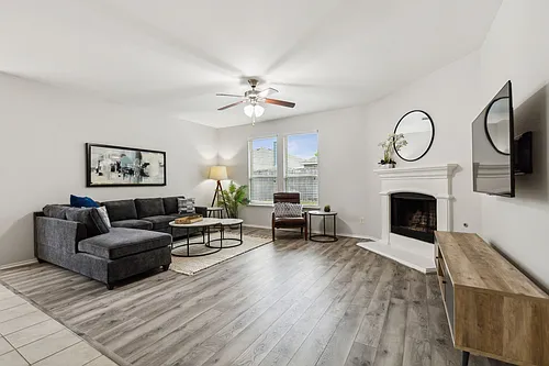 1209 Motley Dr Photo 1