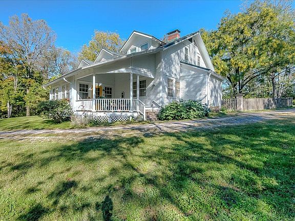 3rd image of 4347 Shelby Ln