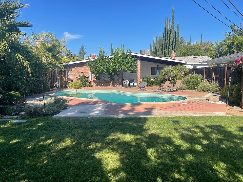 1st image of 938 Evelyn Ln