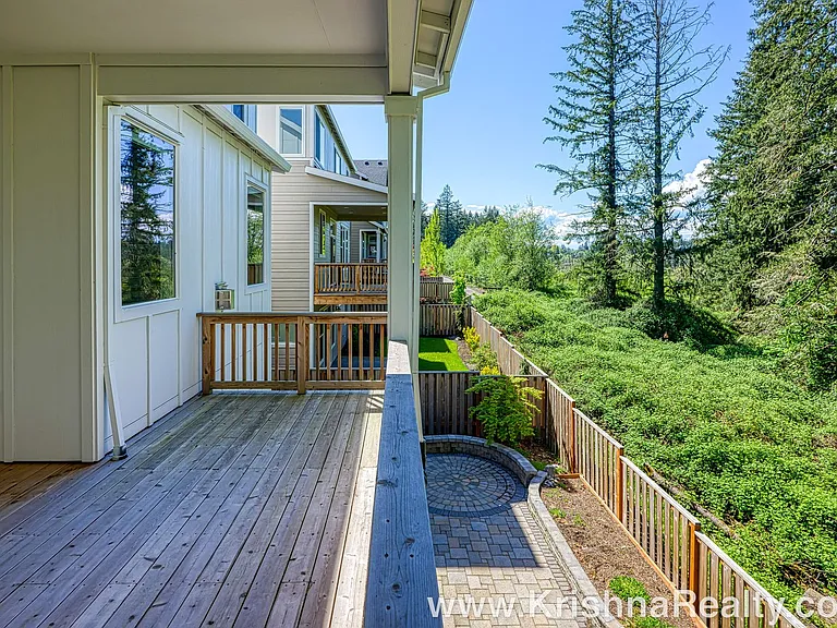 16685 NW Crossvine St — Photo 31