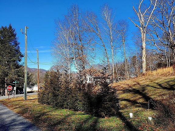 5th image of 11 Lundy Ln