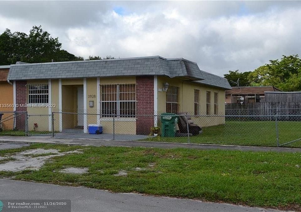 2nd image of 3928 NW 207th Street Rd #3928