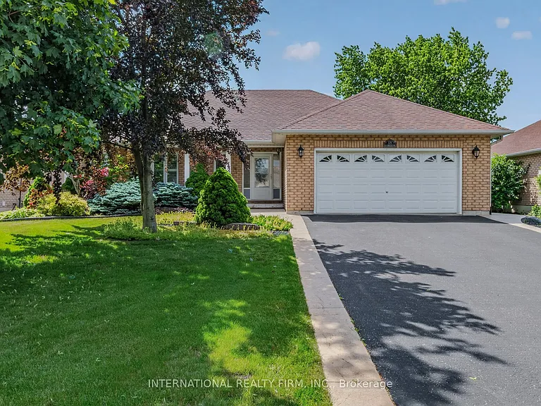 18 Sea Breeze Dr — Photo 1