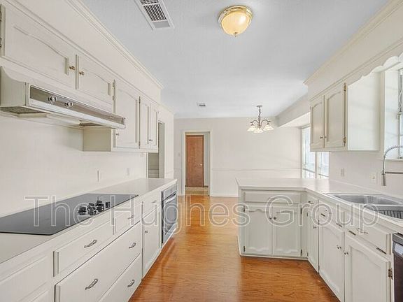 4th image of 11925 Oak Haven Ave