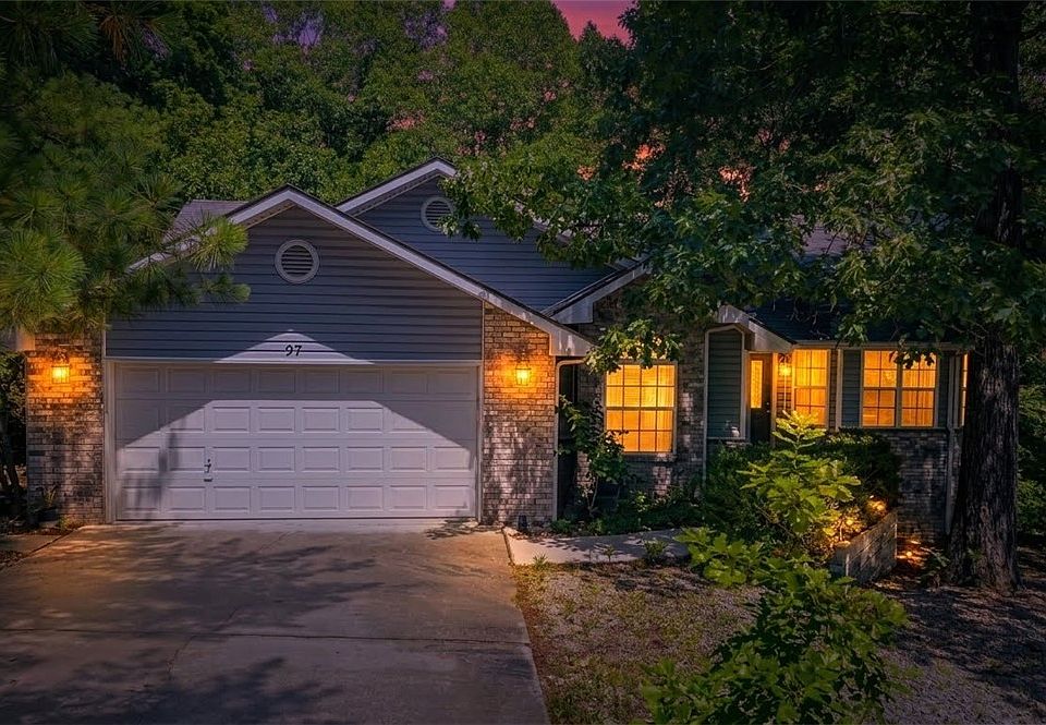 1st image of 27 Quantock Hills Dr