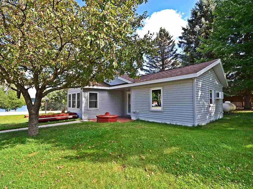 1st image of 744 Hillcrest Dr