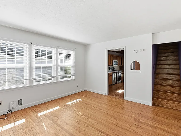 5227 Rees St — Photo 3