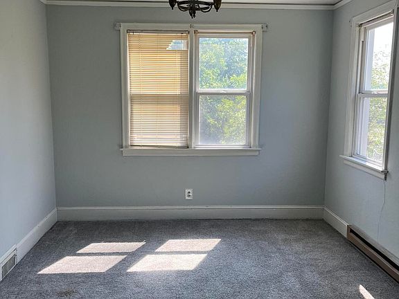 4th image of 1521 E Main St