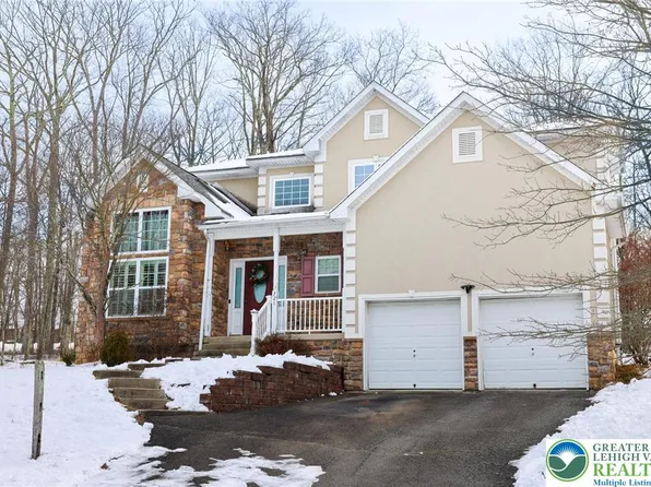 5129 Hemlock Ln, Tamiment, PA 18371